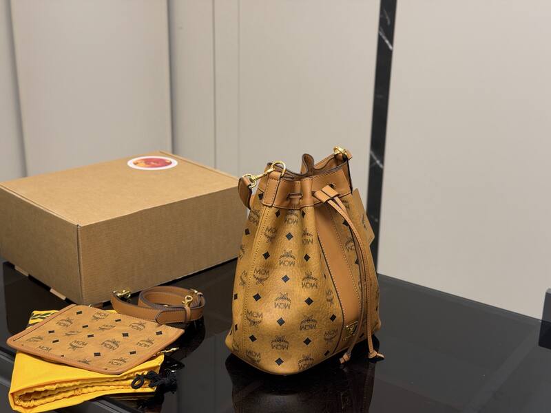 MCM Visetos 20x24x13cm shoulder bag — AAA Quality Replica