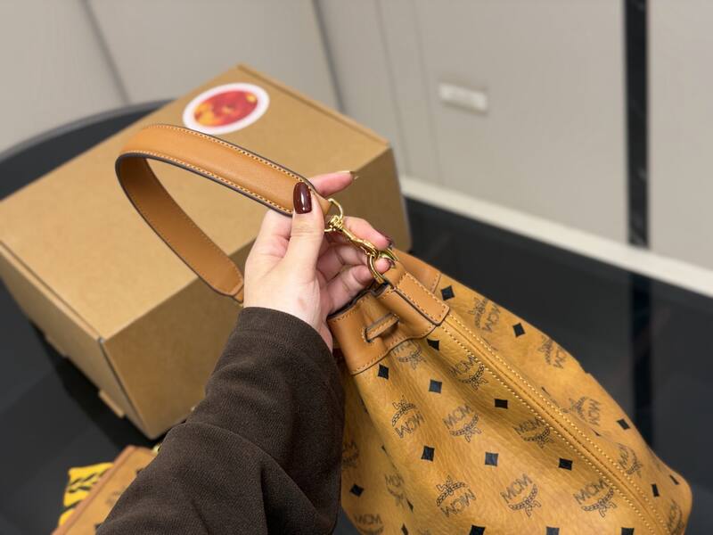 MCM Visetos 20x24x13cm shoulder bag — AAA Quality Replica