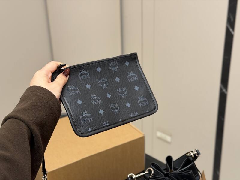 MCM Monogram 25x18x10cm shoulder bag — 1:1 Replica