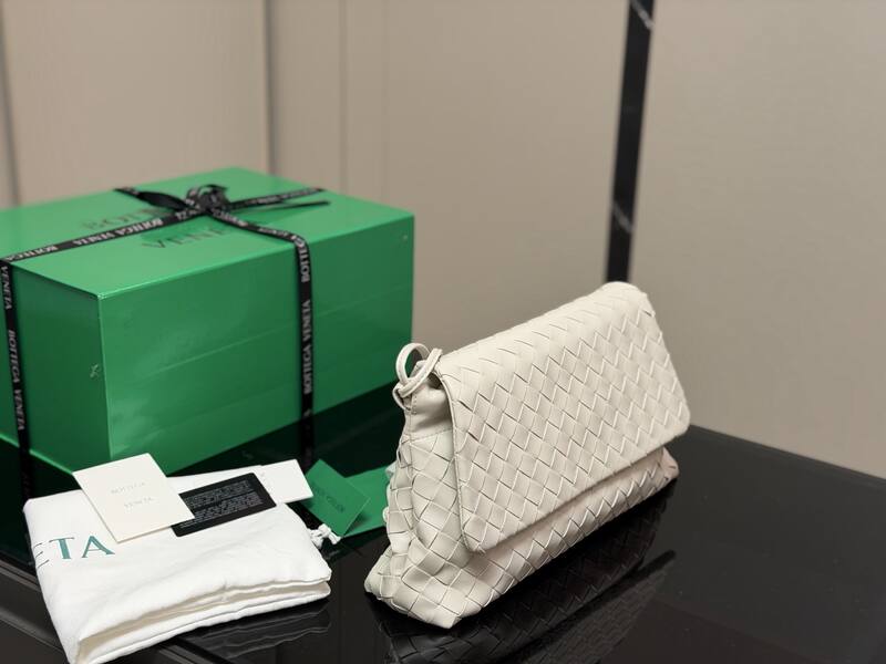 Bottega Veneta Black shoulder bag — AAA Quality Replica