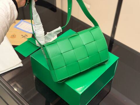 Bottega Veneta Green 25x18x10cm shoulder bag Premium Replica
