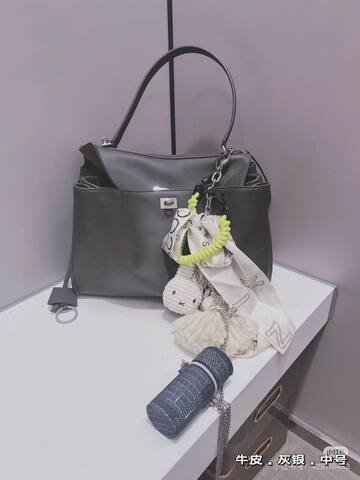 Balenciaga Gray 30x22x12cm shoulder bag AAA Quality Replica