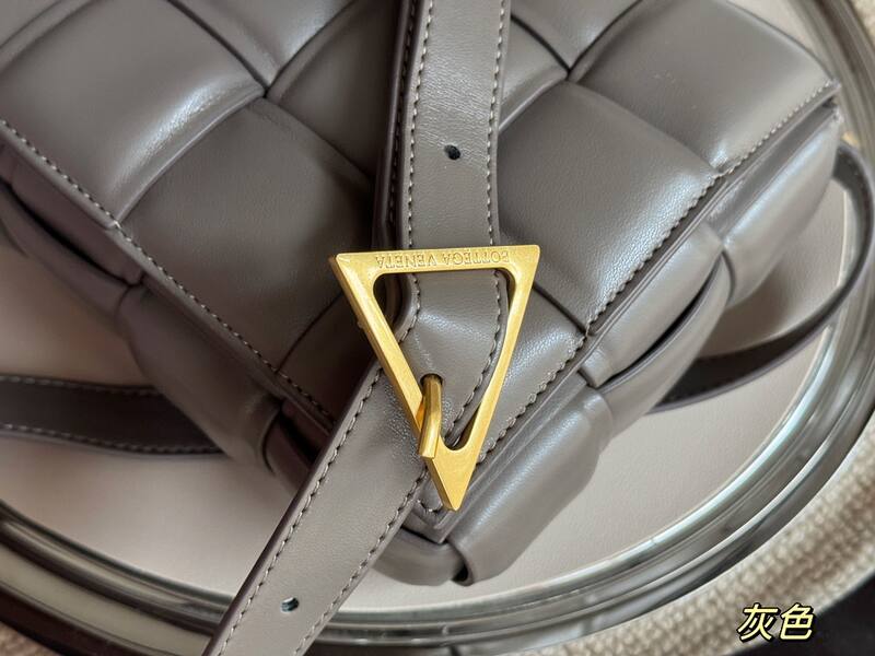 Bottega Veneta Grey shoulder bag — 1:1 Replica