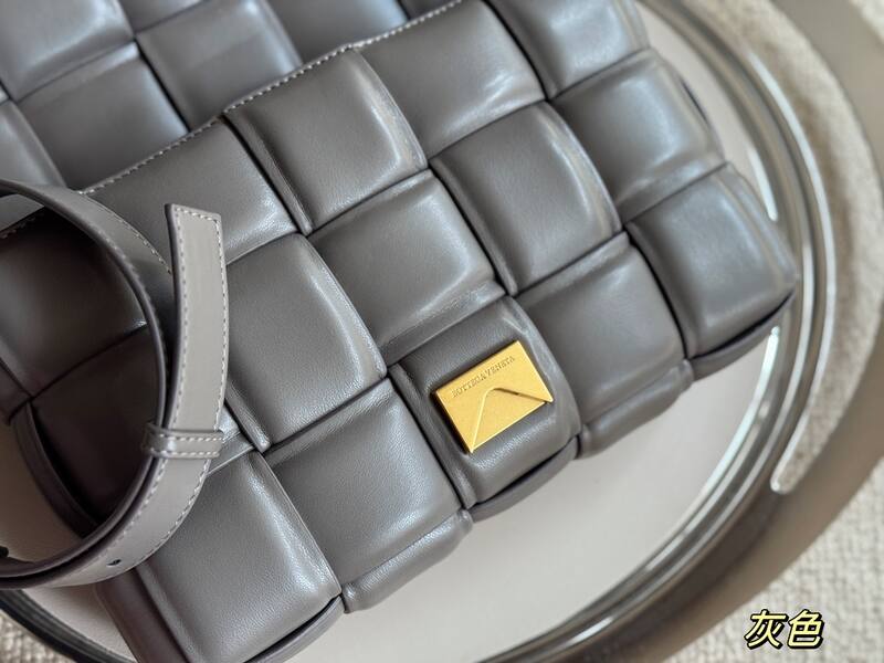Bottega Veneta Grey shoulder bag — 1:1 Replica