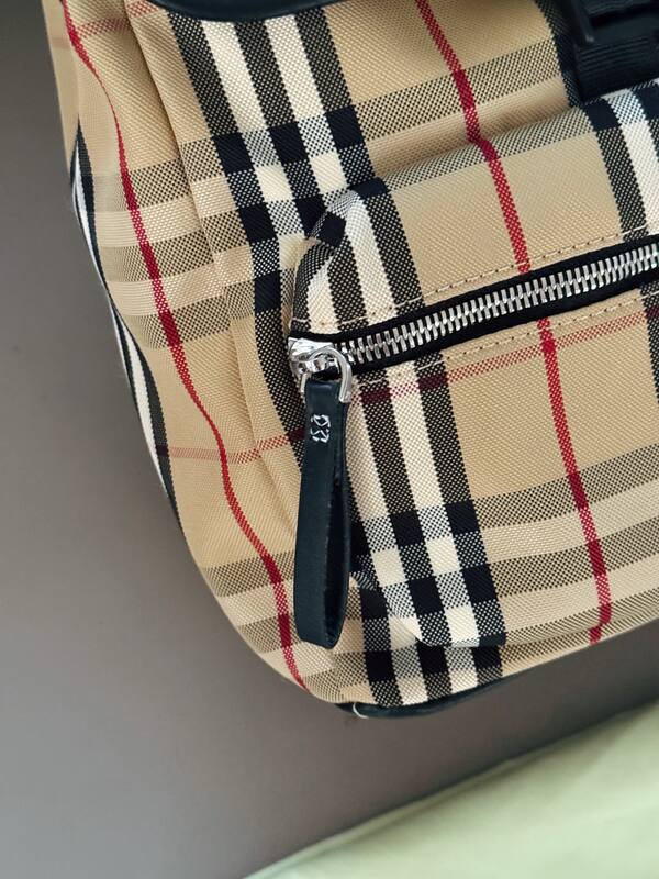 Burberry Vintage Check Beige Vintage Check with Black Leather Trim 25x30x12cm backpack — Top Quality Replica