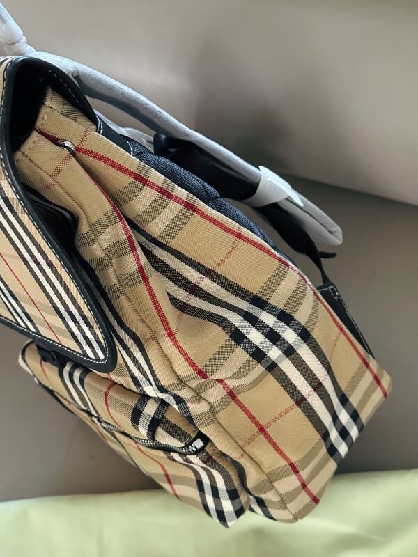 Burberry Vintage Check Beige Vintage Check with Black Leather Trim 25x30x12cm backpack — Top Quality Replica