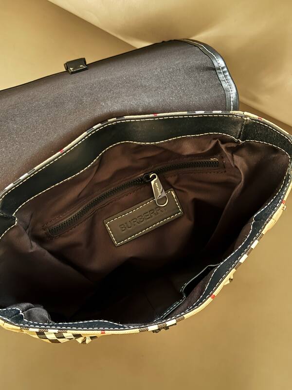 Burberry Vintage Check Beige Vintage Check with Black Leather Trim 25x30x12cm backpack — Top Quality Replica