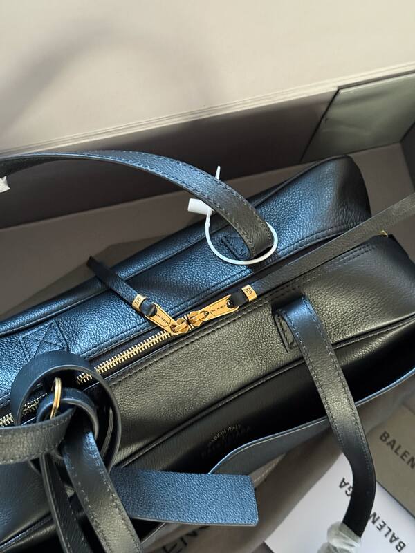 Balenciaga Black shoulder bag — AAA Quality Replica
