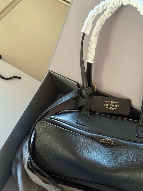 Balenciaga Black shoulder bag — AAA Quality Replica
