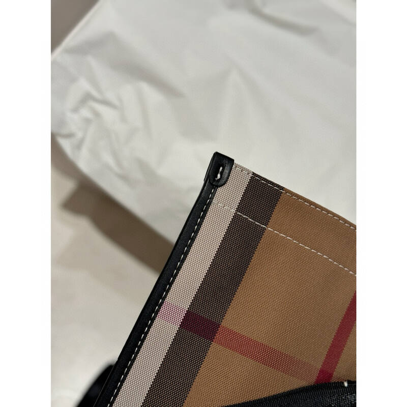 Burberry Black shoulder bag — Premium Replica