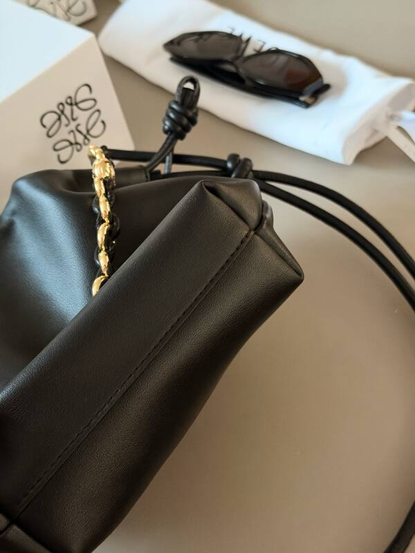 Loewe Black shoulder bag — Top Quality Replica