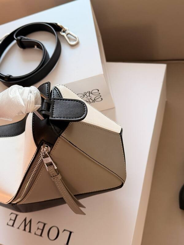 Loewe Black 25x18x10cm shoulder bag — Premium Replica