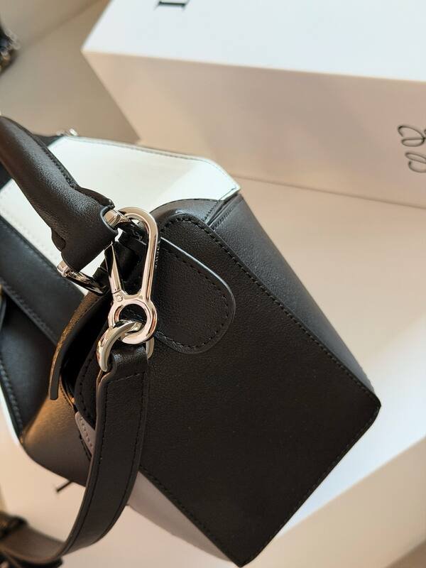 Loewe Black 25x18x10cm shoulder bag — Premium Replica