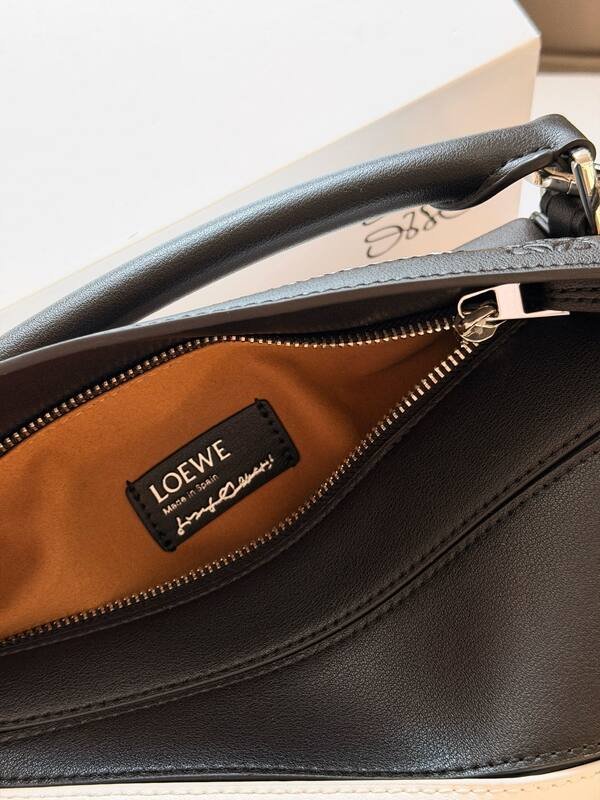 Loewe Black 25x18x10cm shoulder bag — Premium Replica