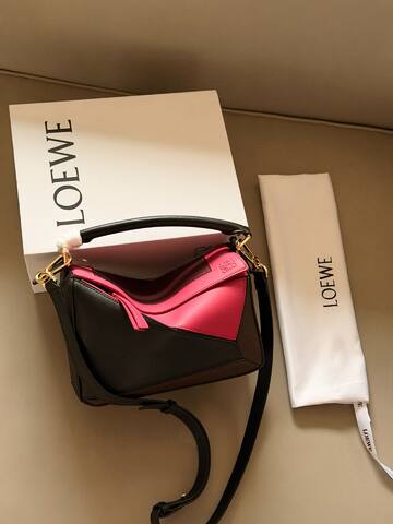 Loewe Black 25x18x10cm shoulder bag 1 1 Replica