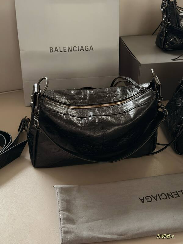 Balenciaga Le Cagole Black distressed leather 28*18cm crossbody — Top Quality Replica