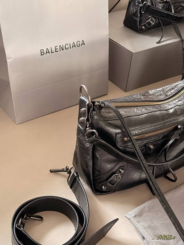 Balenciaga Le Cagole Black distressed leather 28*18cm crossbody — Top Quality Replica