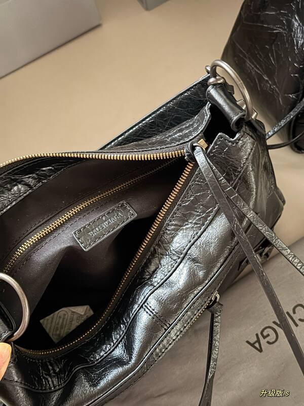 Balenciaga Le Cagole Black distressed leather 28*18cm crossbody — Top Quality Replica