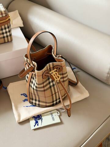 Burberry Brown 18x12cm shoulder bag 1 1 Replica