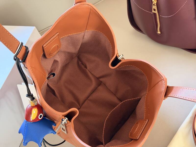 Loewe Brown 25x18x10cm shoulder bag — Premium Replica