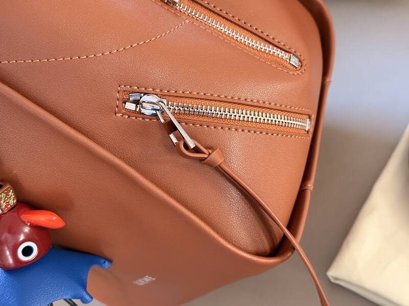 Loewe Brown 25x18x10cm shoulder bag — Premium Replica