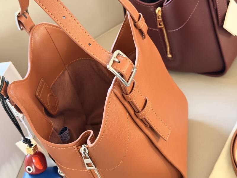 Loewe Brown 25x18x10cm shoulder bag — Premium Replica