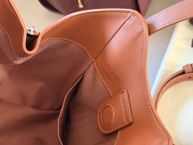 Loewe Brown 25x18x10cm shoulder bag — Premium Replica