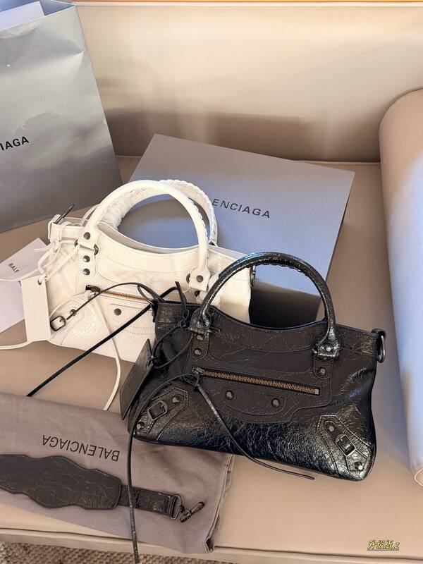 Balenciaga Black shoulder bag — AAA Quality Replica