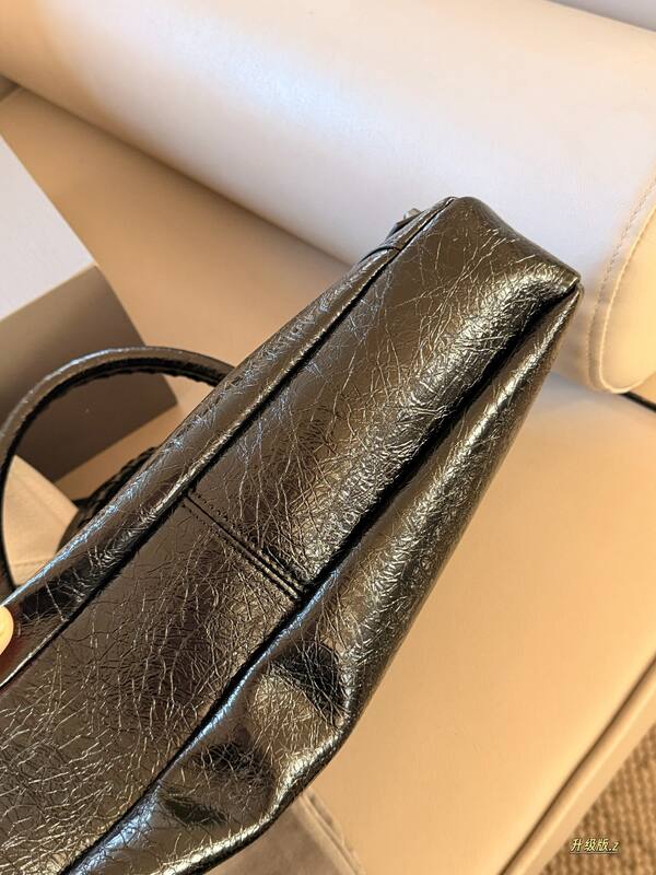 Balenciaga Black shoulder bag — AAA Quality Replica