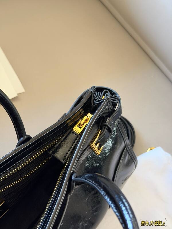 Prada Black shoulder bag — Premium Replica