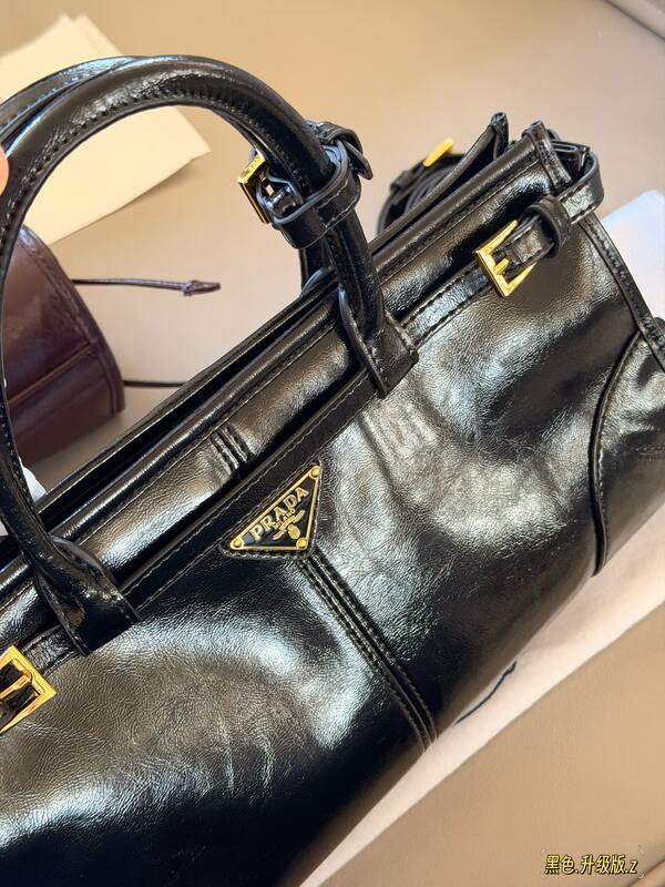 Prada Black shoulder bag — Premium Replica