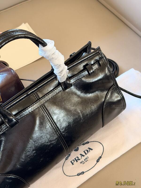 Prada Black shoulder bag — Premium Replica