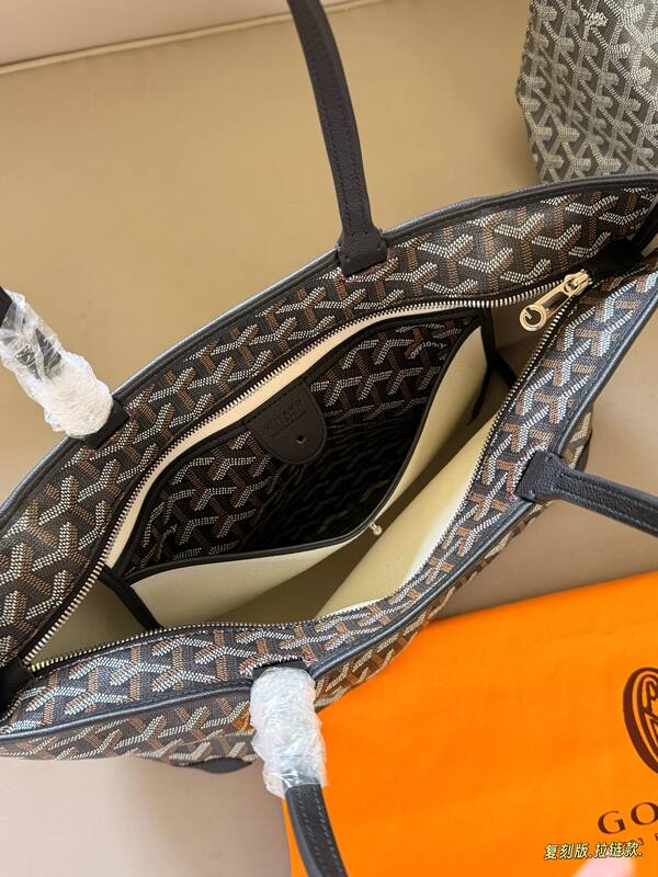 Goyard Black shoulder bag — AAA Quality Replica