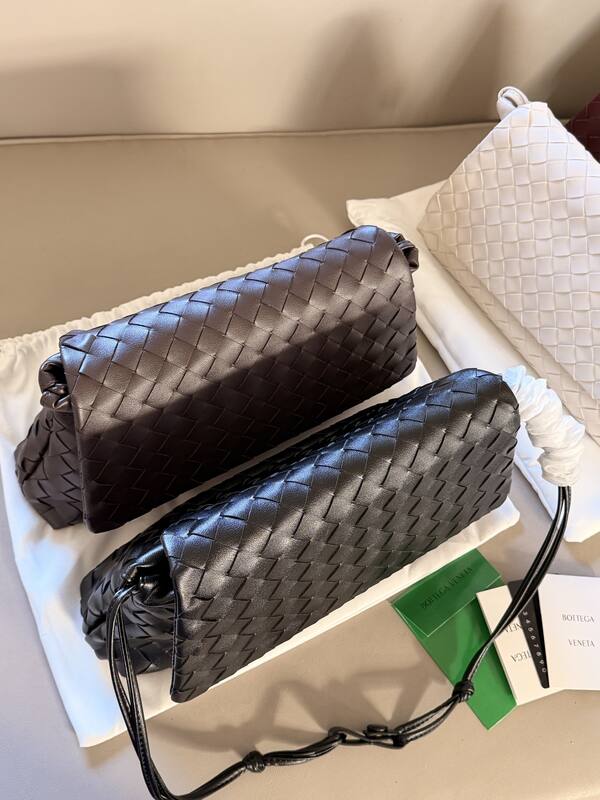 Bottega Veneta Black shoulder bag — Premium Replica