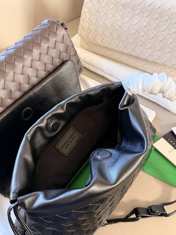 Bottega Veneta Black shoulder bag — Premium Replica