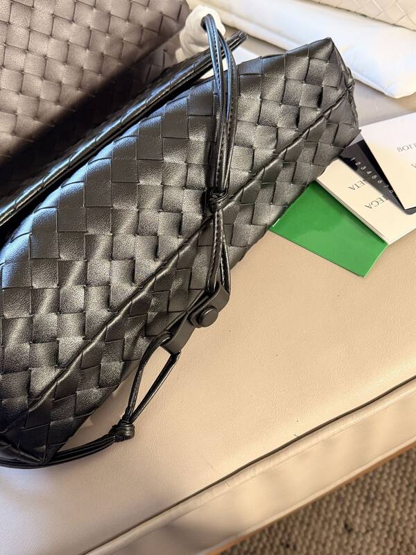 Bottega Veneta Black shoulder bag — Premium Replica