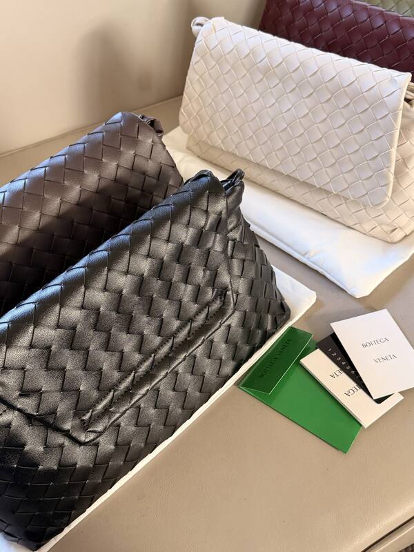 Bottega Veneta Black shoulder bag — Premium Replica