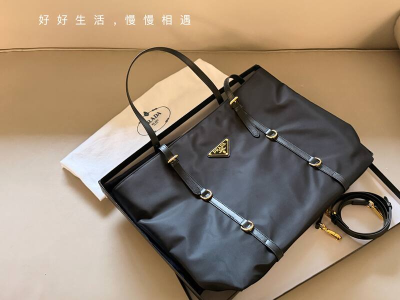 Prada Black 40x30x16cm shoulder bag — AAA Quality Replica