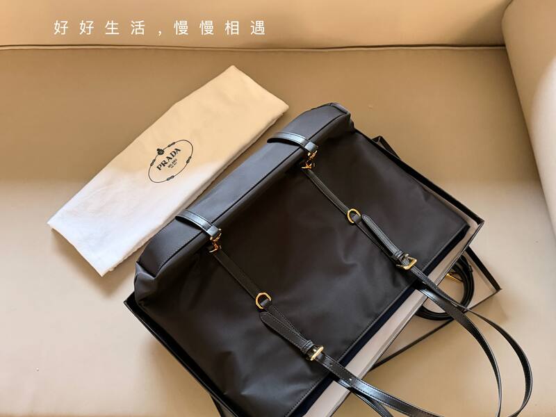 Prada Black 40x30x16cm shoulder bag — AAA Quality Replica