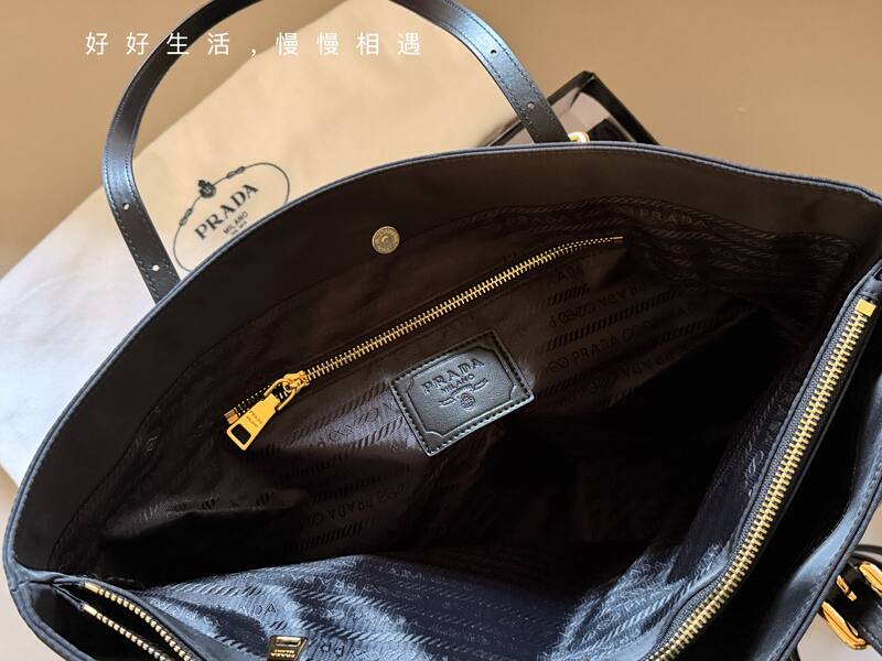 Prada Black 40x30x16cm shoulder bag — AAA Quality Replica