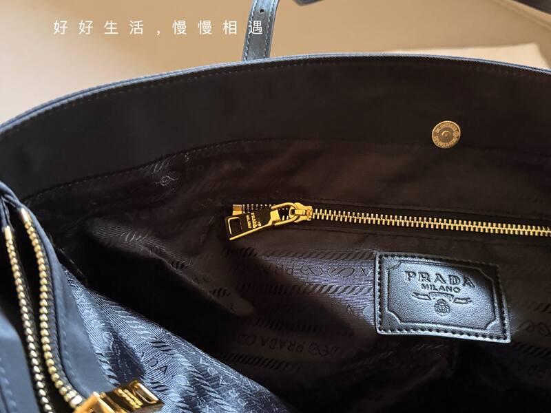 Prada Black 40x30x16cm shoulder bag — AAA Quality Replica