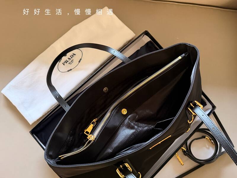 Prada Black 40x30x16cm shoulder bag — AAA Quality Replica