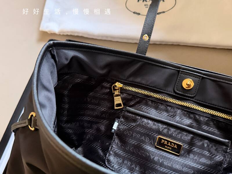 Prada Black 40x30x16cm shoulder bag — Top Quality Replica