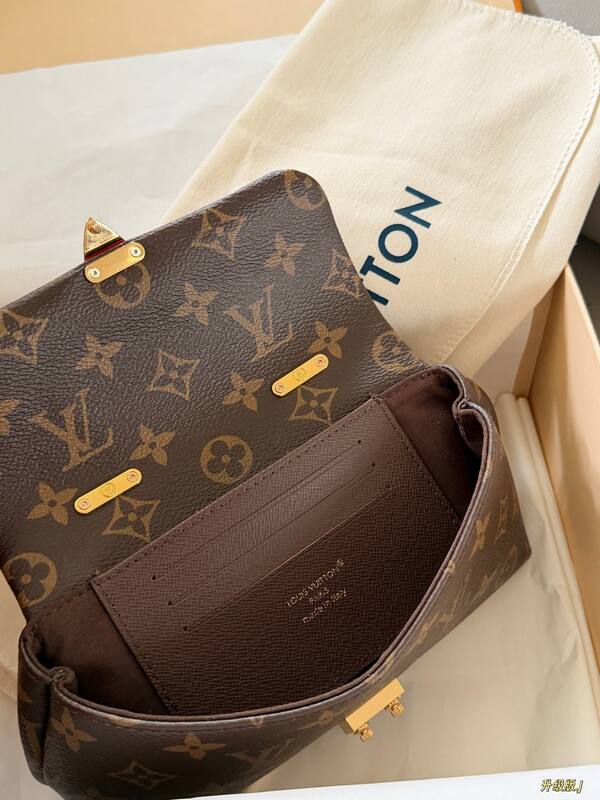 MCM Monogram shoulder bag — Premium Replica