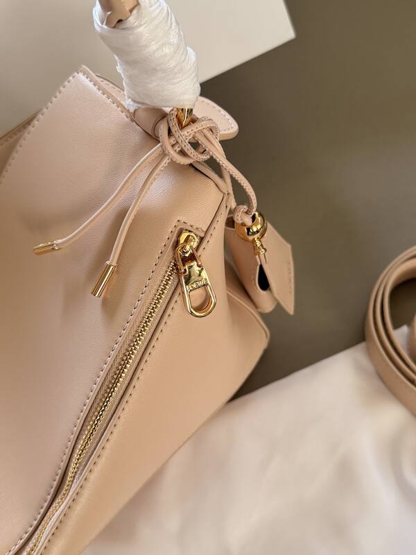 Loewe Beige 25x18x10cm shoulder bag — Top Quality Replica