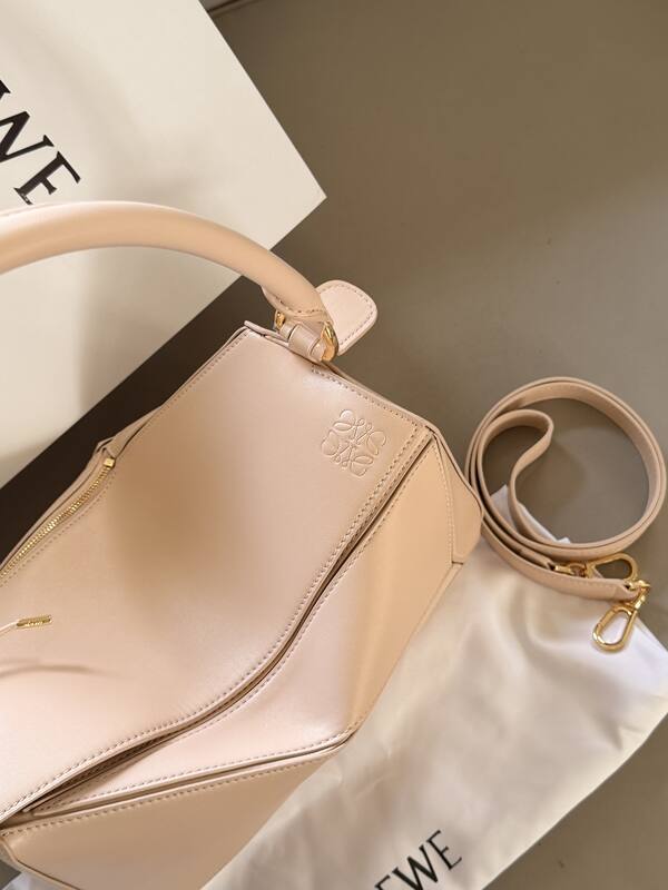 Loewe Beige 25x18x10cm shoulder bag — Top Quality Replica