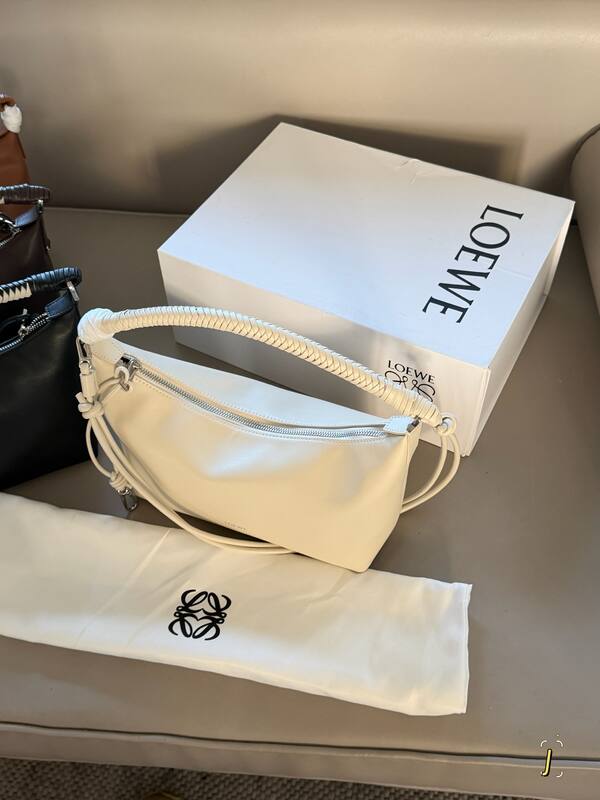 Loewe White shoulder bag — Premium Replica