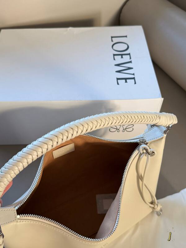 Loewe White shoulder bag — Premium Replica