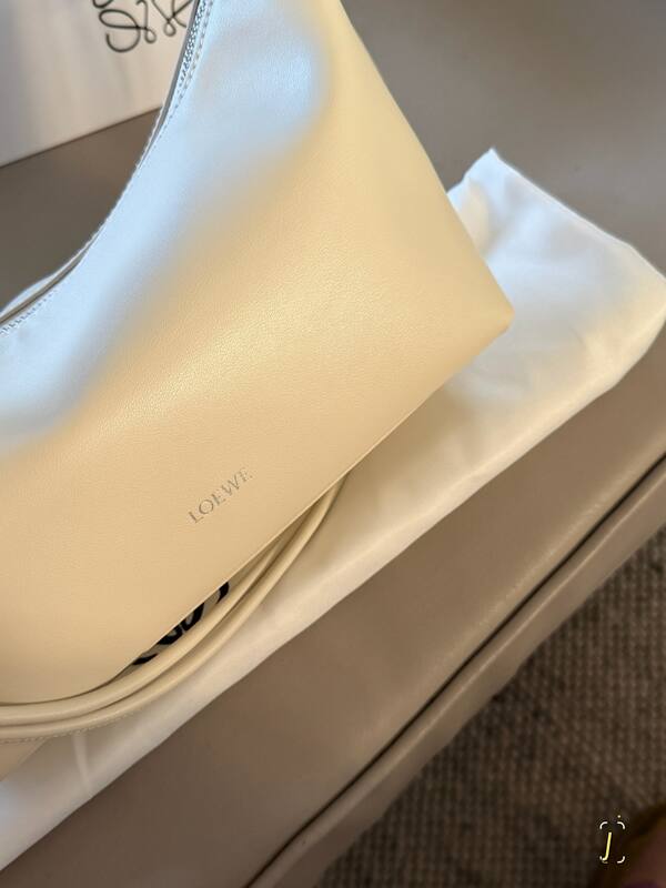 Loewe White shoulder bag — Premium Replica