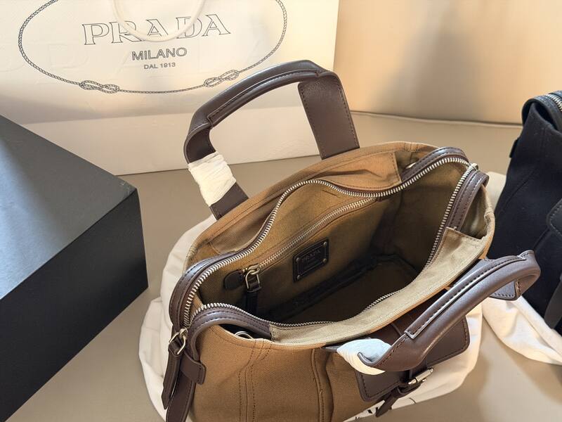 Prada Brown 25x18x10cm shoulder bag — AAA Quality Replica